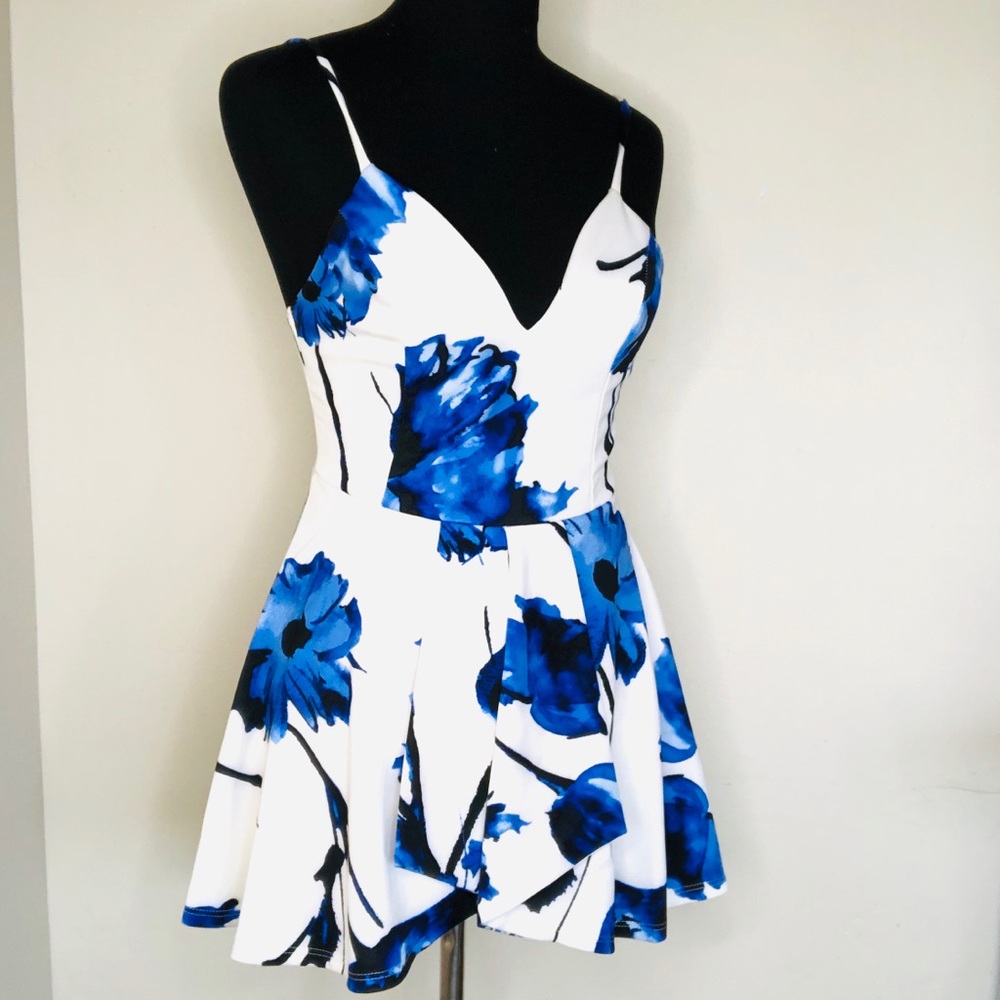 💙CHOCOLATE Romper Blue & White Floral Skort CUTE! - Picture 3 of 9